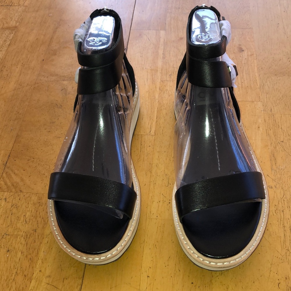 Brand New Dolce Vita Zenith black leather sandals.